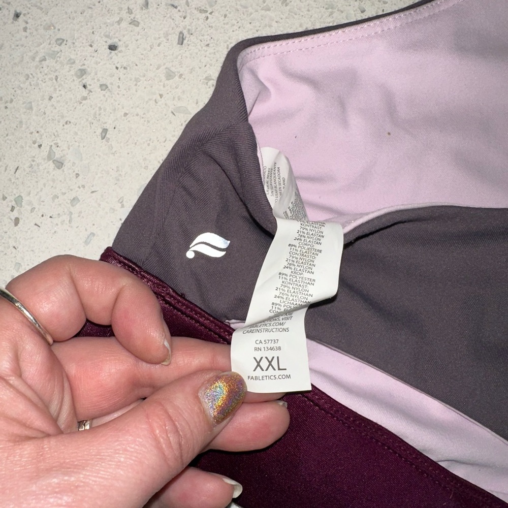 Fabletics colorblock Sports Bra - Picture 3 of 3